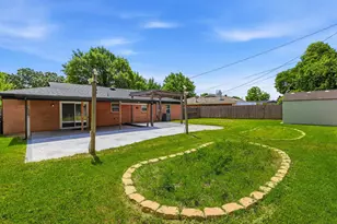 1113 Norwood Dr, Hurst, TX 76053 - Photo 32