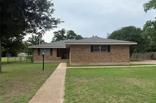 1012 Holden St, Glen Rose, TX 76043 - Photo 4