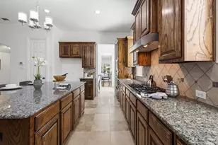 8401 Foothill Dr, Plano, TX 75024 - Photo 8