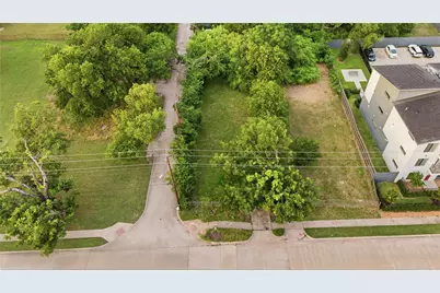 1800 S Trunk Avenue, Dallas, TX 75210 - Photo 1