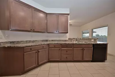 7041 Seton Hall Drive, Fort Worth, TX 76120 - Photo 4