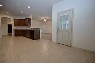 7041 Seton Hall Dr, Fort Worth, TX 76120 - Photo 10