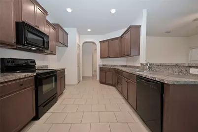7041 Seton Hall Drive, Fort Worth, TX 76120 - Photo 6