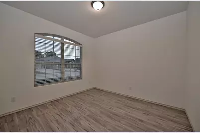 7041 Seton Hall Drive, Fort Worth, TX 76120 - Photo 26