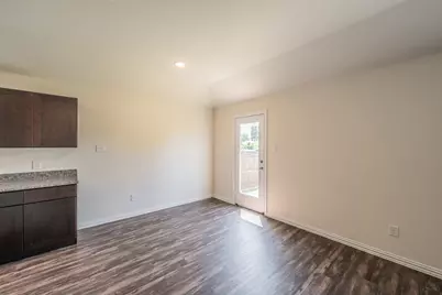 433 Rose Avenue, Cleburne, TX 76033 - Photo 6