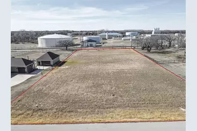 209 Maverick Court, Granbury, TX 76049 - Photo 2