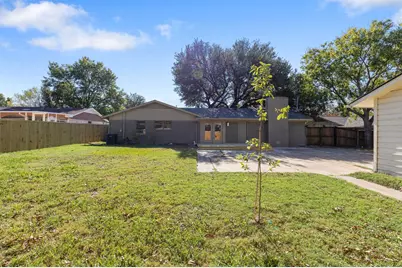 8619 Banff Drive, Dallas, TX 75243 - Photo 10