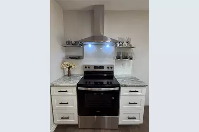 231 Elm Street, Hurst, TX 76053 - Photo 8