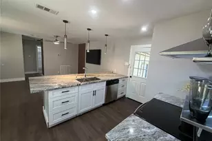 231 Elm St, Hurst, TX 76053 - Photo 10