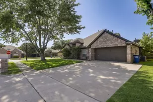 1718 Falcon Dr, Corinth, TX 76210 - Photo 6