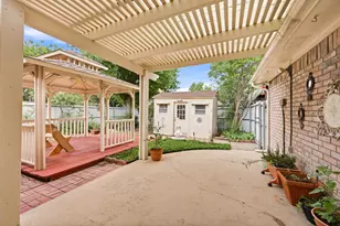 2058 Hillshire Dr, Lewisville, TX 75067 - Photo 30