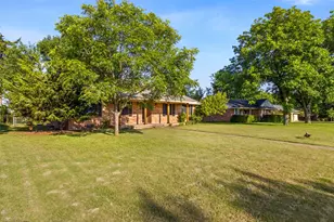 130 Blue Sky Dr, DeSoto, TX 75115 - Photo 2