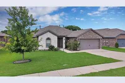 1338 Winding Hollow Drive, Grand Prairie, TX 75052 - Photo 2