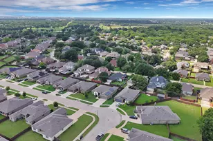 1338 Winding Hollow Dr, Grand Prairie, TX 75052 - Photo 8