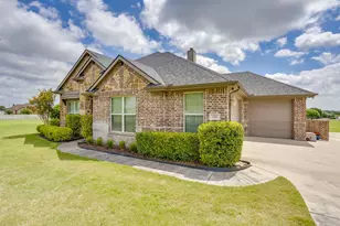 105 Legacy Downs Dr, Fort Worth, TX 76126 - Photo 2