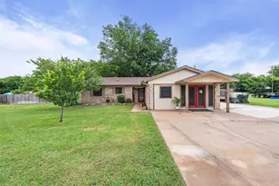 2015 Roberts Dr, Granbury, TX 76048 - Photo 24