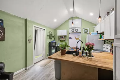 2015 Roberts Drive, Granbury, TX 76048 - Photo 22