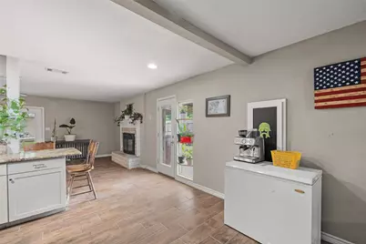 2015 Roberts Drive, Granbury, TX 76048 - Photo 8