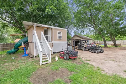 2015 Roberts Drive, Granbury, TX 76048 - Photo 18