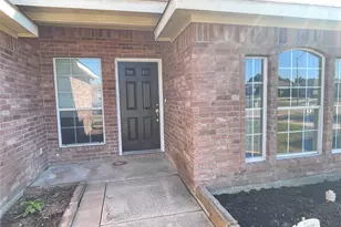 1253 Rosedale Springs Ln, Fort Worth, TX 76134 - Photo 4
