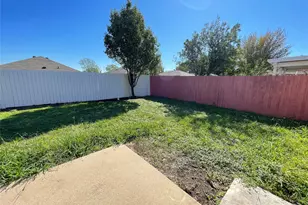 1253 Rosedale Springs Ln, Fort Worth, TX 76134 - Photo 18