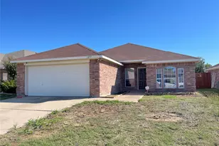 1253 Rosedale Springs Ln, Fort Worth, TX 76134 - Photo 1