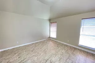 1253 Rosedale Springs Ln, Fort Worth, TX 76134 - Photo 14