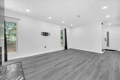 1916 Shorewood Drive, Grapevine, TX 76051 - Photo 8