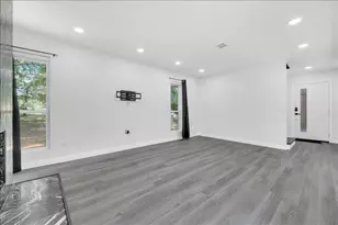 1916 Shorewood Dr, Grapevine, TX 76051 - Photo 8