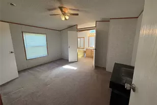 1321 Phoenix Ct, Granbury, TX 76048 - Photo 6