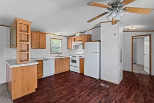 1321 Phoenix Ct, Granbury, TX 76048 - Photo 10