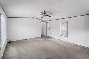 1321 Phoenix Ct, Granbury, TX 76048 - Photo 6