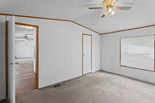1321 Phoenix Ct, Granbury, TX 76048 - Photo 18