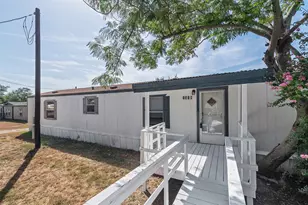 1321 Phoenix Ct, Granbury, TX 76048 - Photo 2