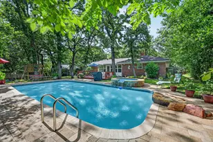 2214 Ravinia Dr, Arlington, TX 76012 - Photo 36