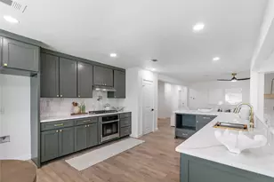 524 Circleview Dr N, Hurst, TX 76054 - Photo 8