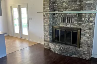 290 N Laramie Cir, Pilot Point, TX 76258 - Photo 4