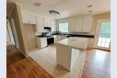 300 Pine Street, Ore City, TX 75683 - Photo 14