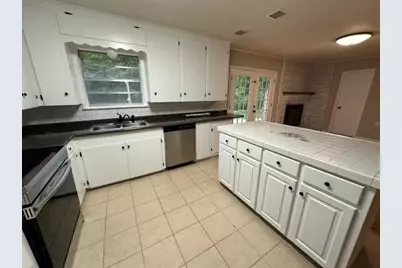 300 Pine Street, Ore City, TX 75683 - Photo 12