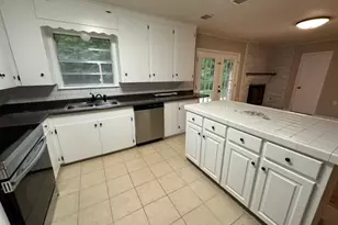 300 Pine St, Ore City, TX 75683 - Photo 12