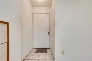 2014 Willoughby Ln, Arlington, TX 76011 - Photo 4