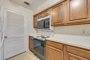 2014 Willoughby Ln, Arlington, TX 76011 - Photo 12