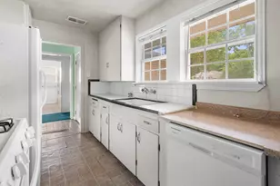 813 Truman St, Arlington, TX 76011 - Photo 6
