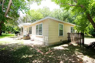 808 Emery St, Denton, TX 76201 - Photo 2