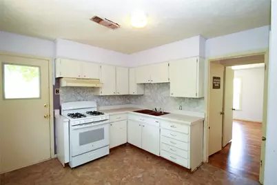 808 Emery Street, Denton, TX 76201 - Photo 10