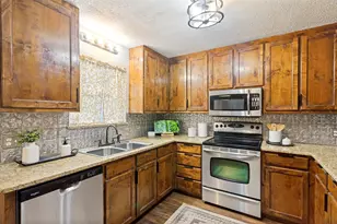 217 N Heights Dr, Crowley, TX 76036 - Photo 8