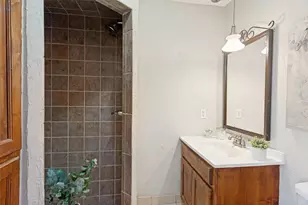 217 N Heights Dr, Crowley, TX 76036 - Photo 14