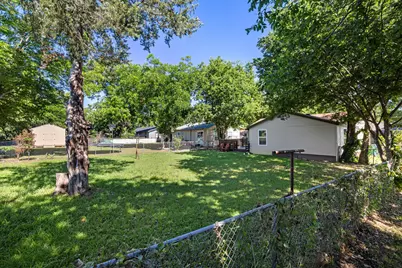 2006 E Cates Street, Bridgeport, TX 76426 - Photo 4