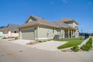 104 Cardinal Woods Ct, Granbury, TX 76049 - Photo 6