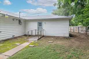 5205 Roxie St, Haltom City, TX 76117 - Photo 18